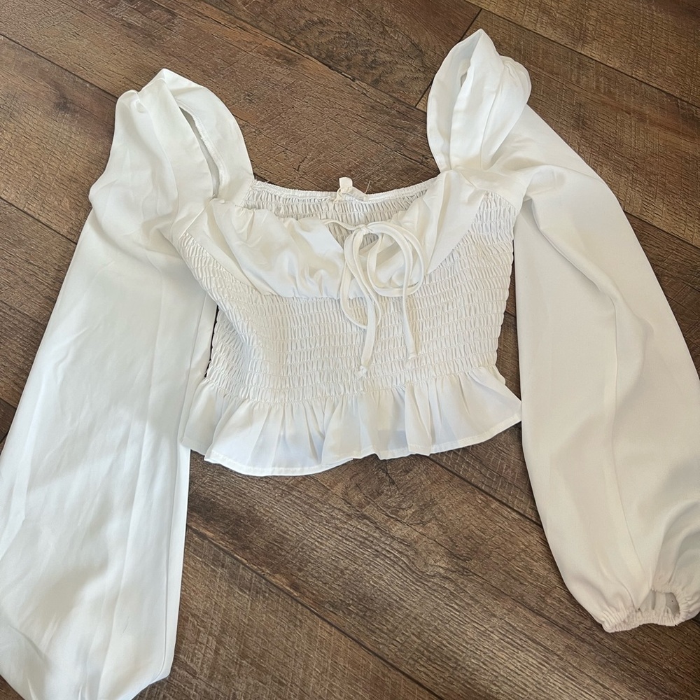 PACSUN WHITE BLOUSE, SIZE XS, SILKY MATERIAL, BOW,